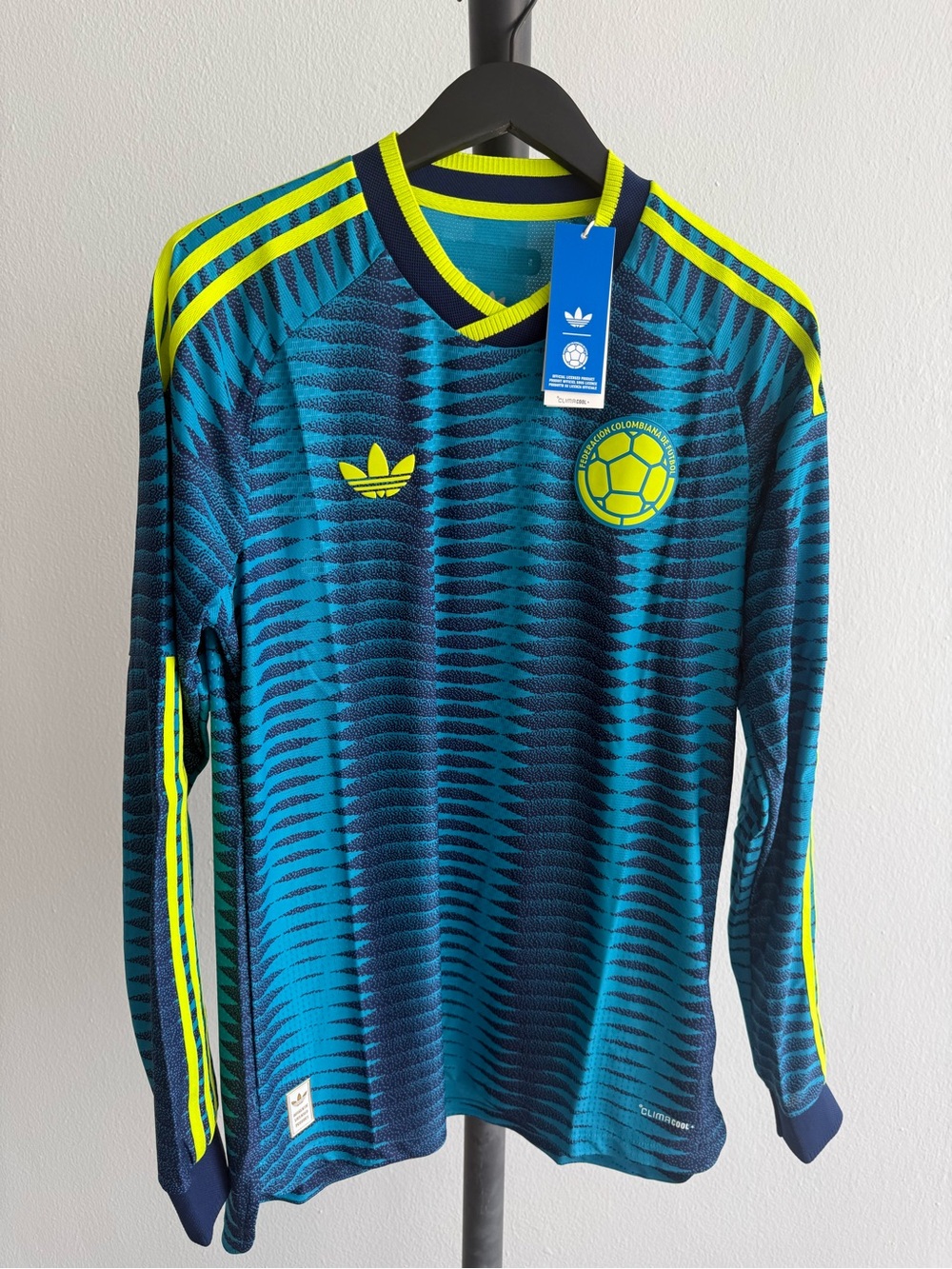 adidas Colombia Authentic Long Sleeve Soccer Jersey Men M JZ8805 NWT